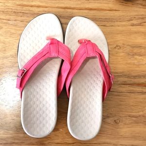 Orthopedic flip flops from TV channel